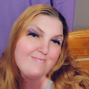 Meet your Posher, Elaine